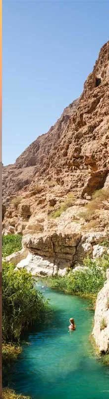 Turquoise waters of Wadi Shab
